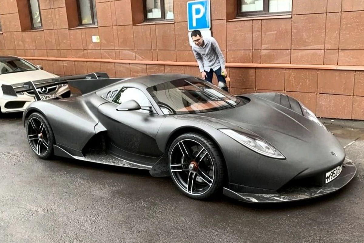 Прототип нового российского спорткара показали в Москве