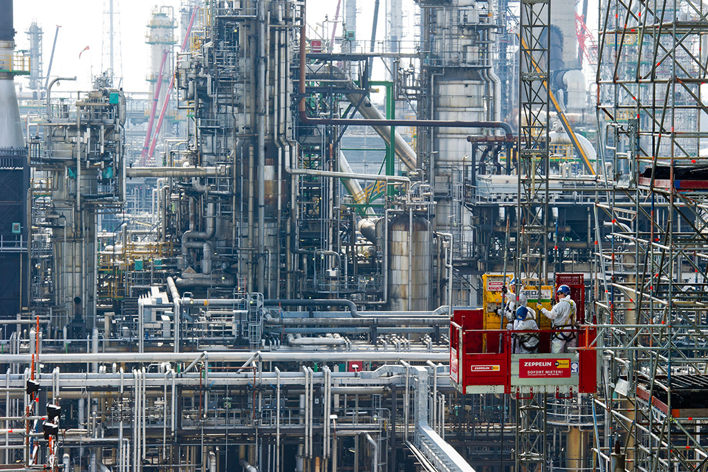 ЕС предлагает прекратить поставки российской нефти по "Дружбе" в Германию и Польшу