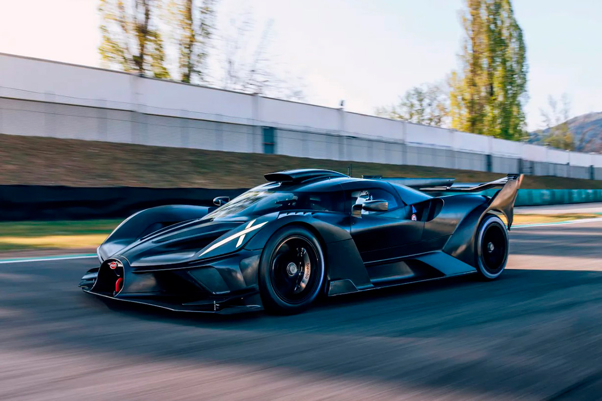 Bugatti показала новейший гиперкар Bolide за четыре миллиона евро