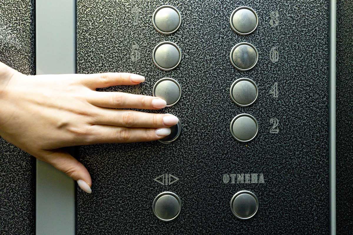 Каждый день в Минске застревают около сотни лифтов