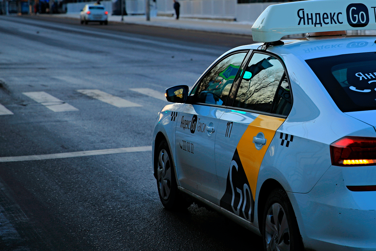 Налоговики проверили таксистов Uber и Яндекс – и вот на сколько оштрафовали