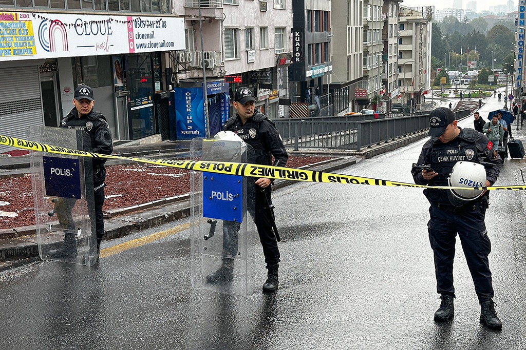 В центре столицы Турции произошел теракт – нападавшие погибли