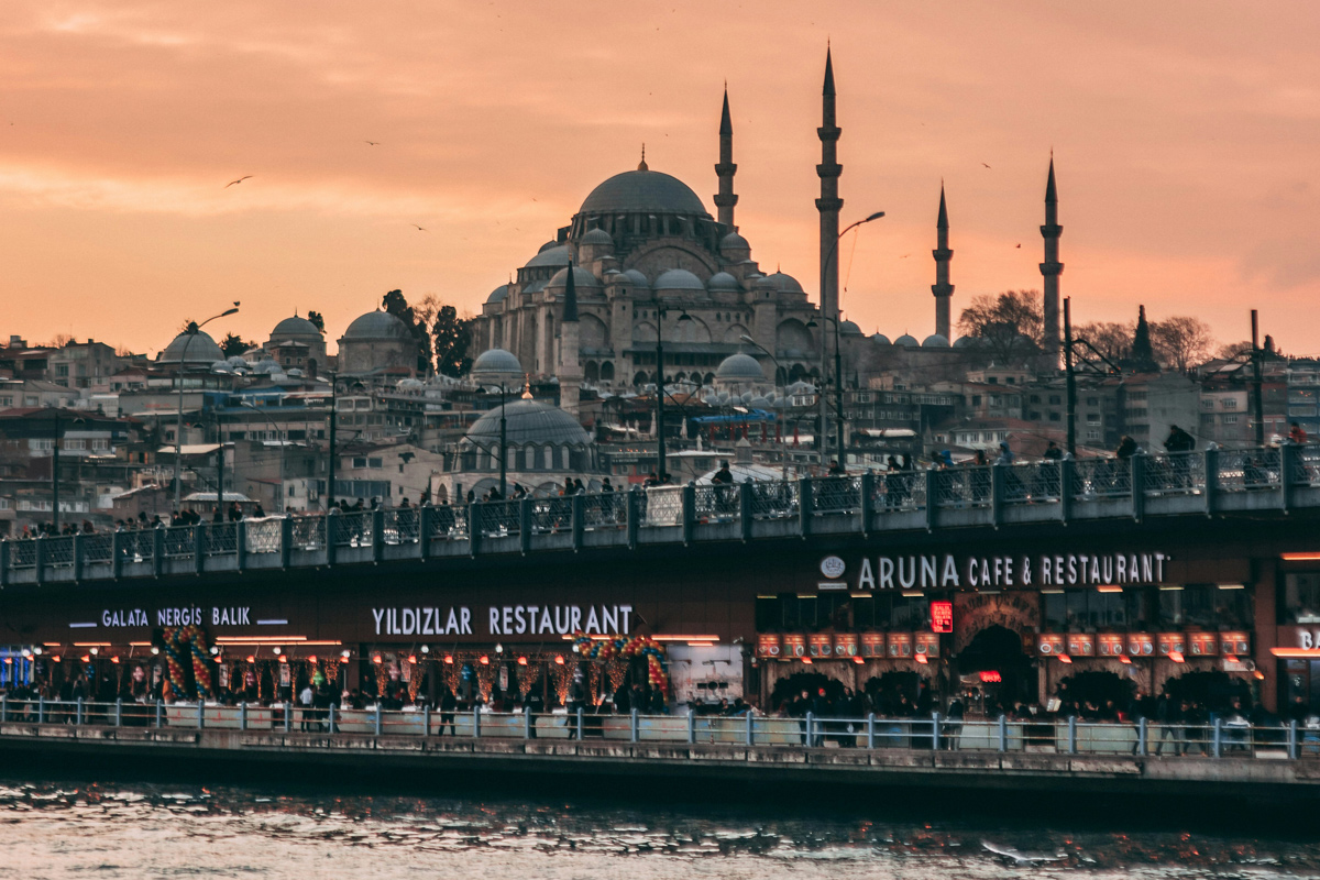 Туристам на заметку: как изменятся цены в Стамбуле на майские праздники