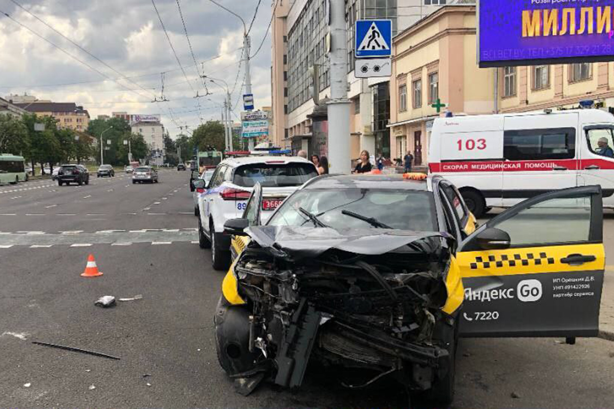 В центре Минска серьезная авария – среди пострадавших есть дети