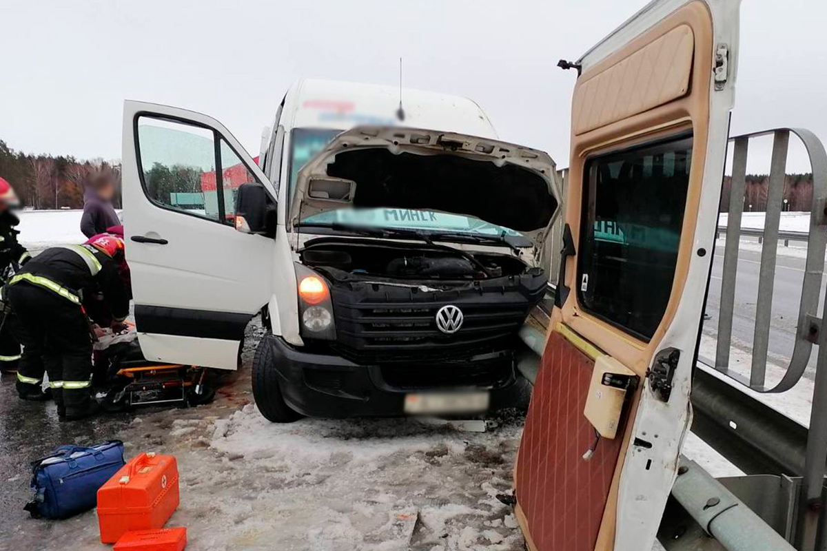 Маршрутка попала в ДТП – восемь пассажиров пострадали