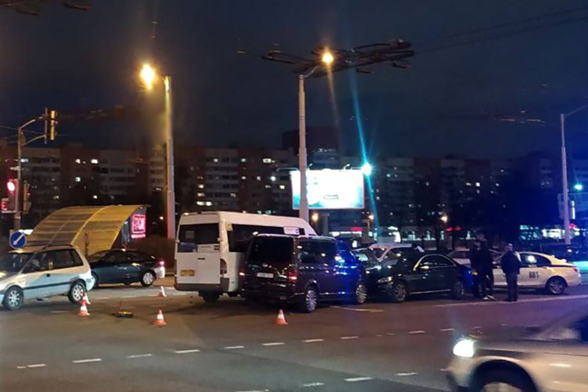 В Минске столкнулись четыре авто – виновата маршрутка