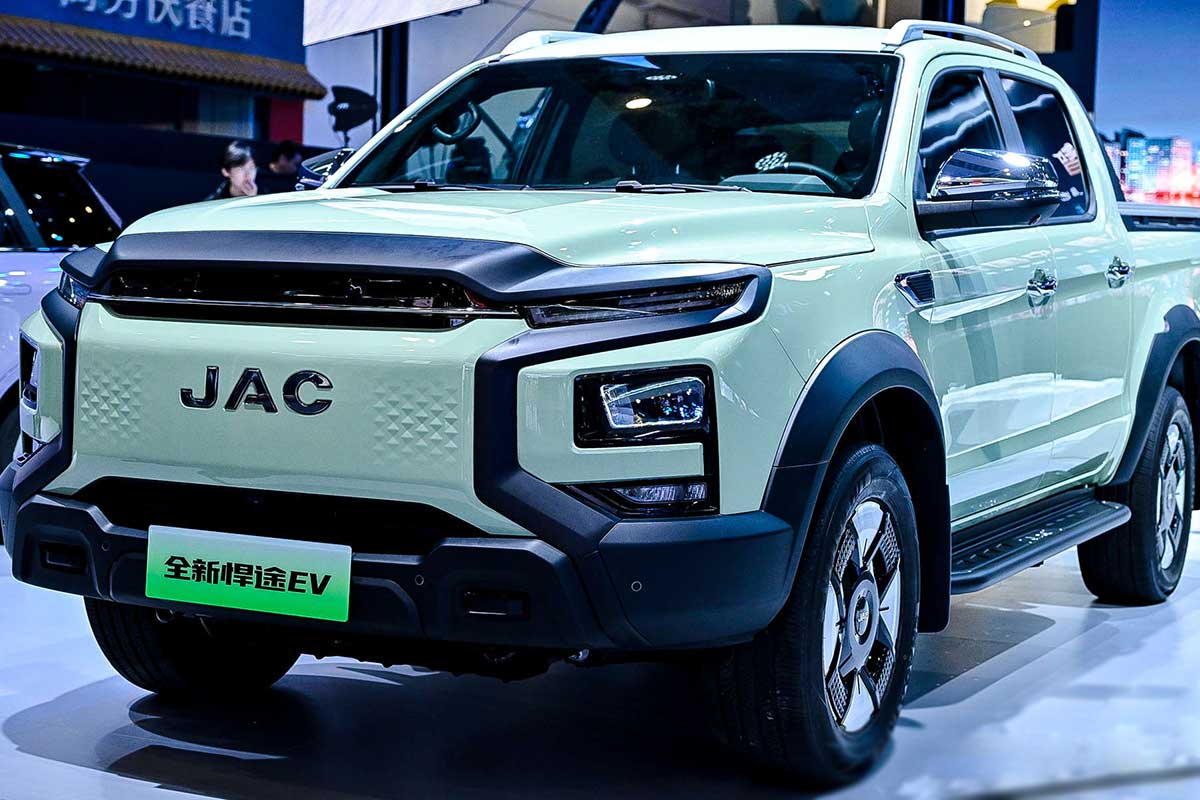 Электропикап и шикарный минивэн: какие авто представил JAC на салоне в Пекине