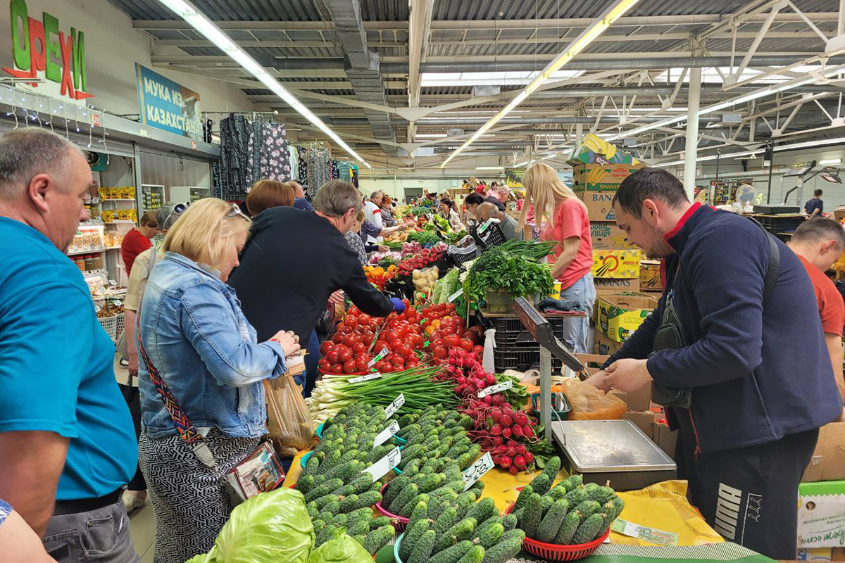 Сезонные овощи на рынке и в магазинах – сравнили цены
