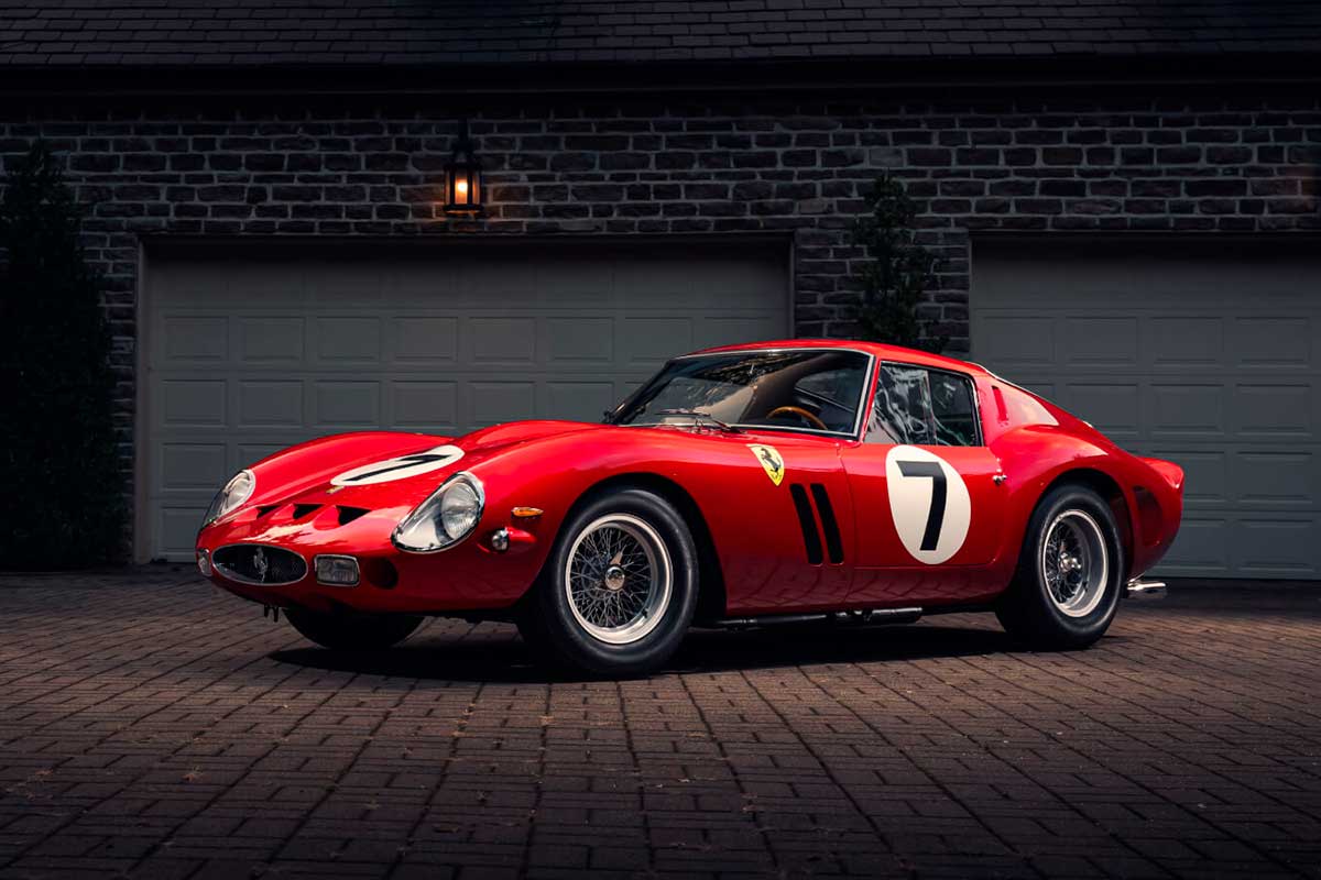 На аукционе могут продать Ferrari за рекордную сумму: таких всего три