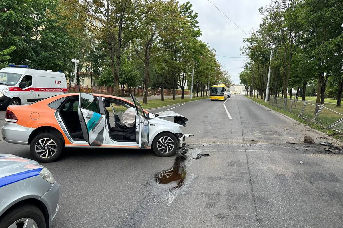 В Минске пьяный водитель попал в аварию на каршеринговом авто