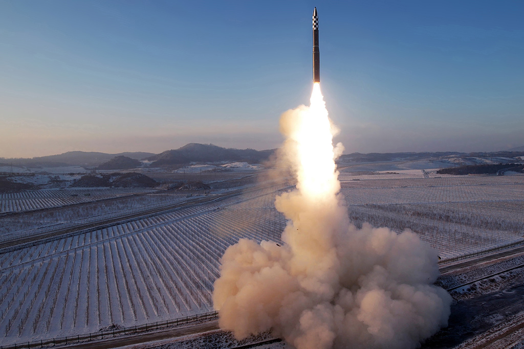 Северная Корея заявила об успешном испытании гиперзвуковой ракеты