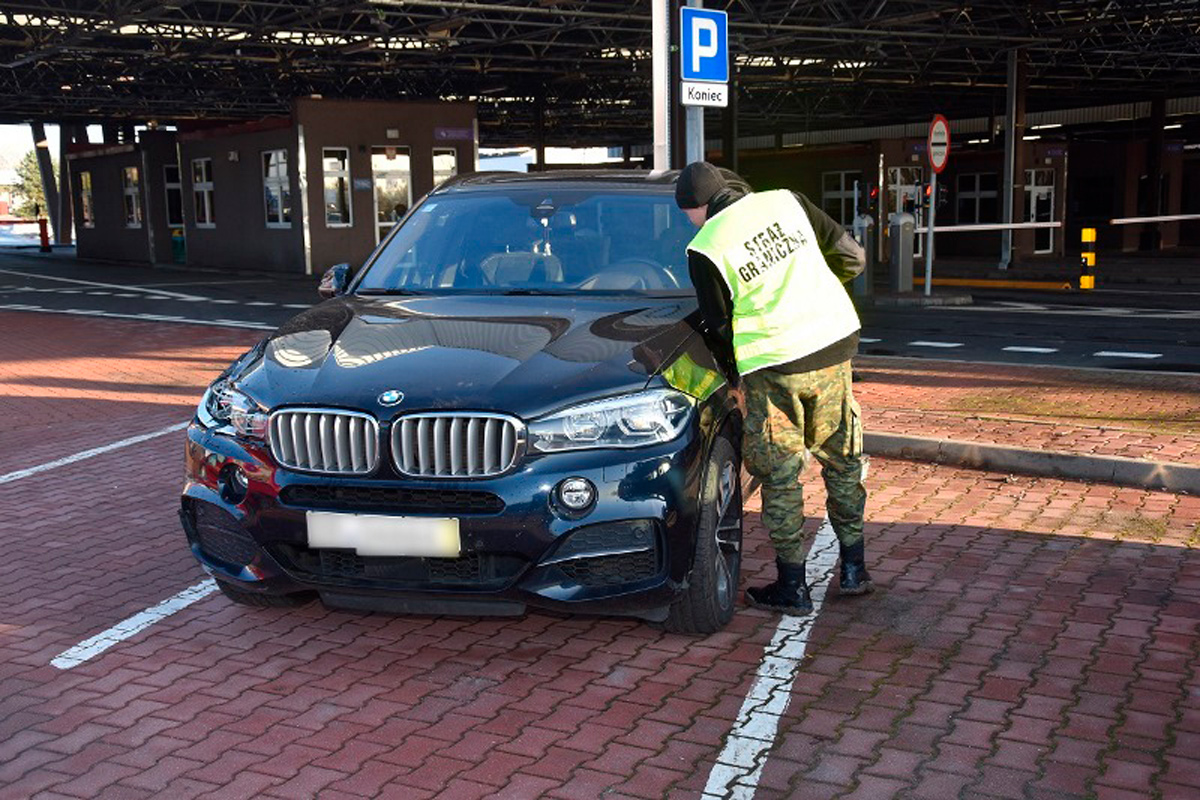Польские пограничники конфисковали у белоруса BMW X5 за $80 тысяч