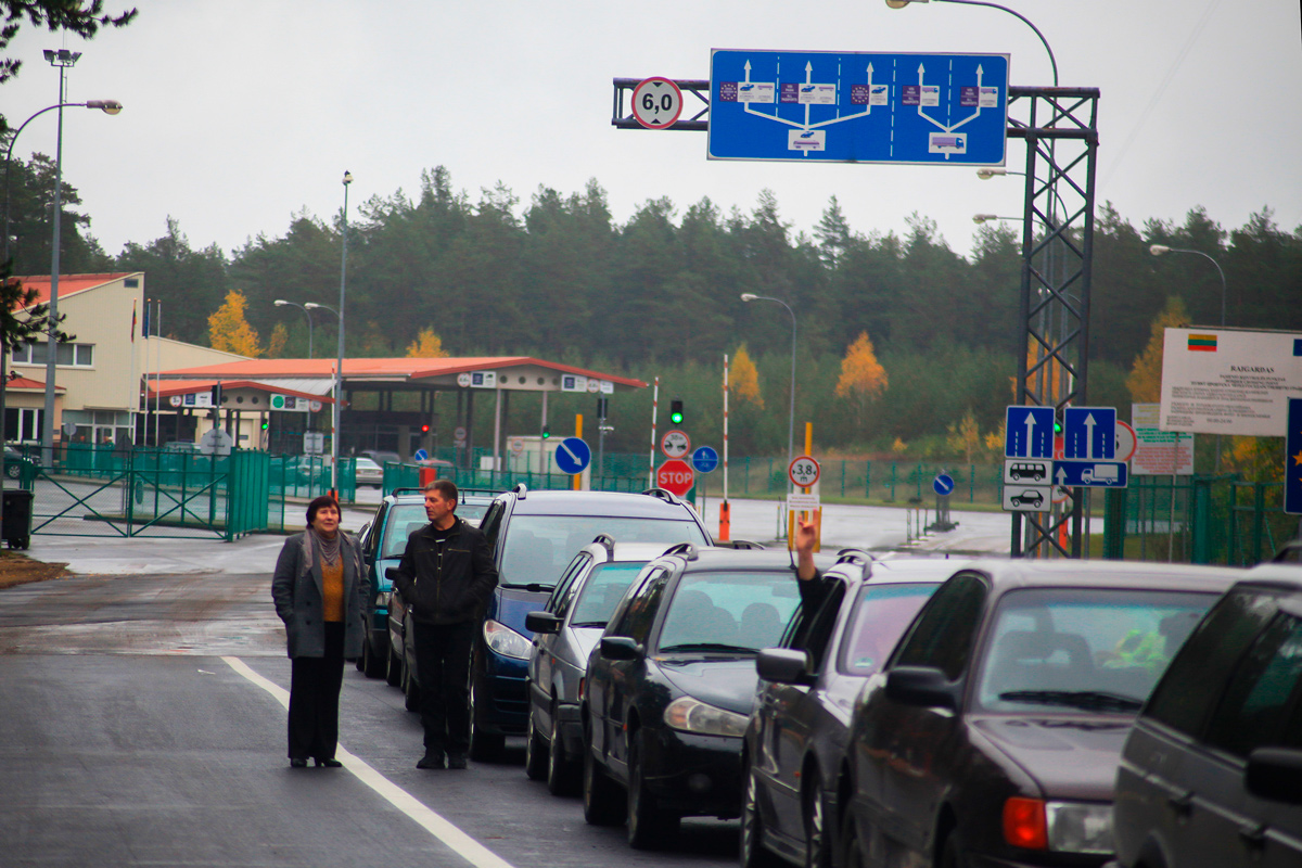 Ситуация по-прежнему напряженная: сколько машин стоит на границе с ЕС