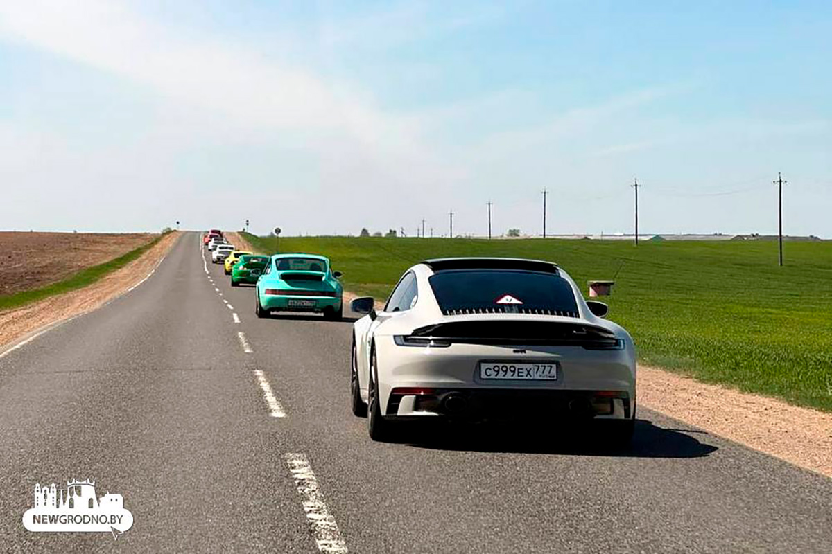 По Беларуси катается вереница Porsche – что происходит?