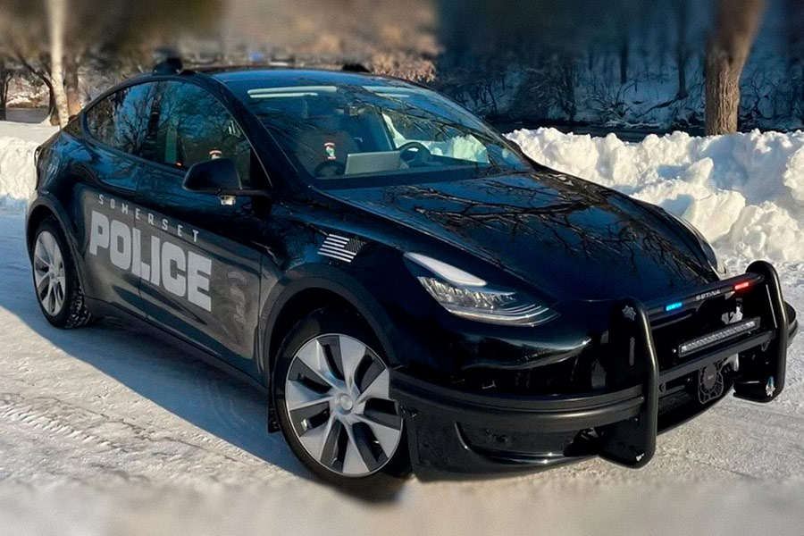 Американская полиция пересаживается на Tesla Model Y