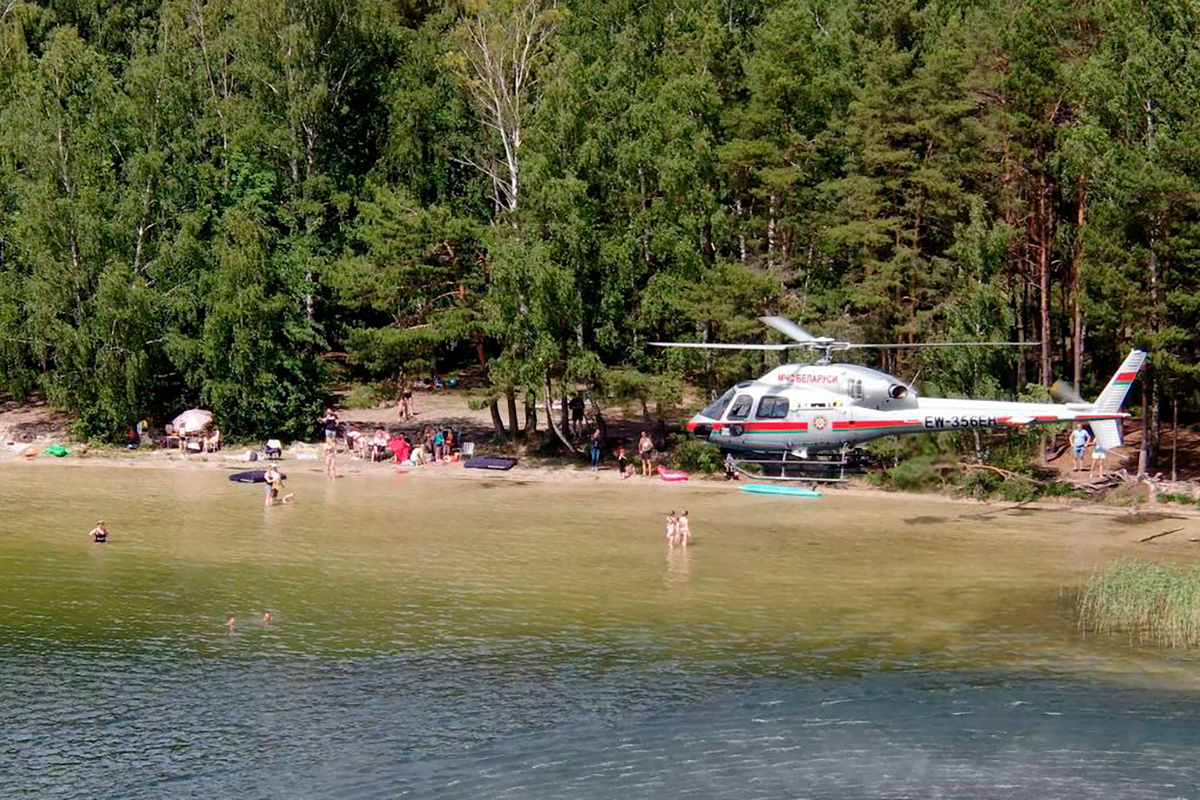 И на вертолетах тоже: в Беларуси спасатели проверяют безопасность пляжей