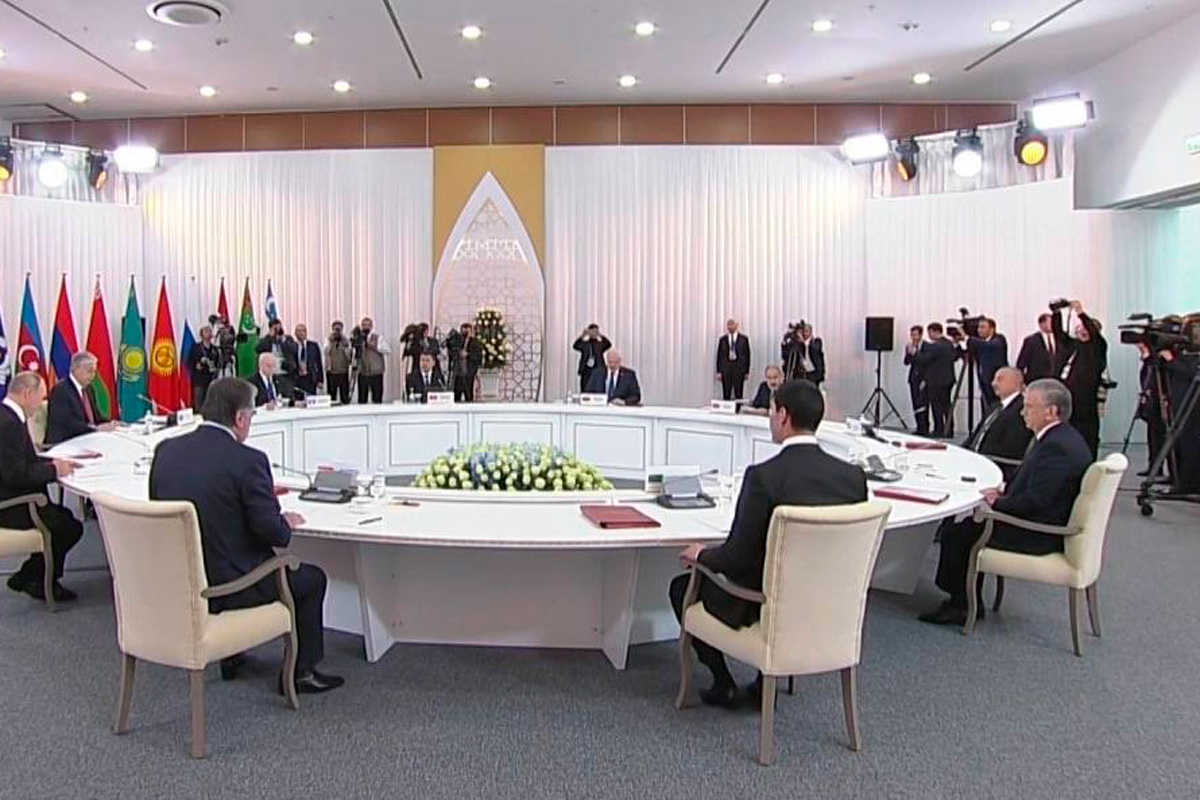 Лукашенко на саммите СНГ пожаловался на отсутствие взаимоподдержки