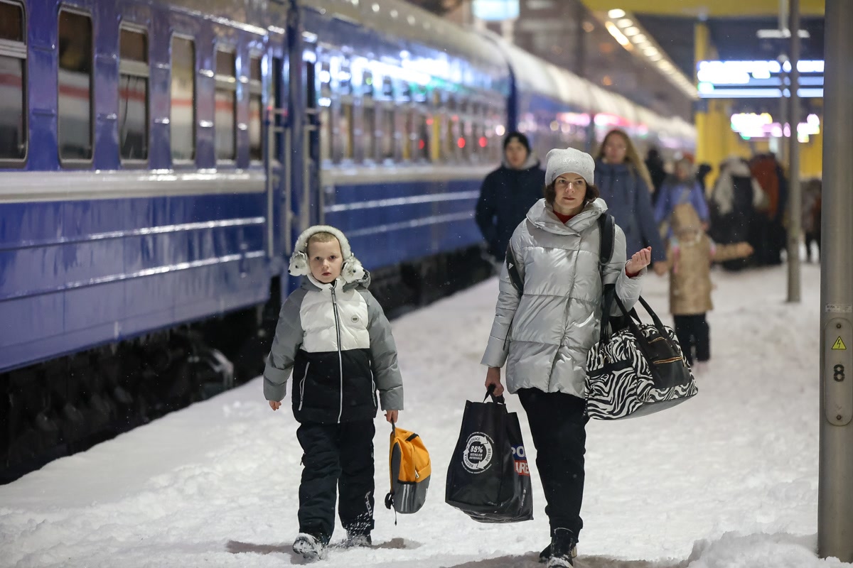 БелЖД запускает дополнительные поезда на время новогодних праздников