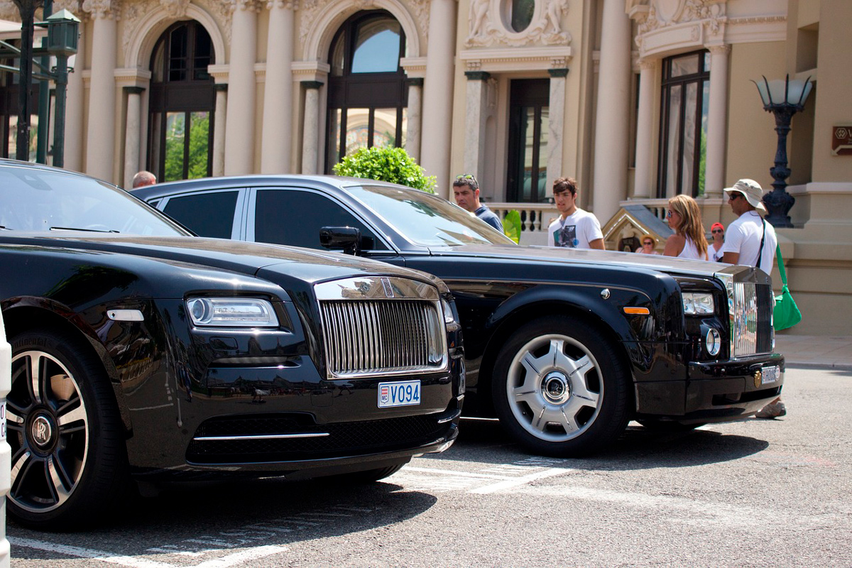 Суд отказался вернуть Лерчек и ее мужу изъятые автомобили Rolls-Royce