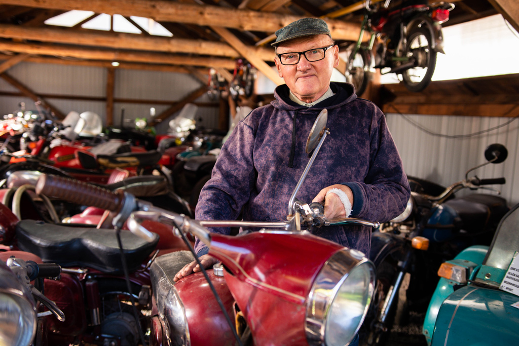 Старик и море байков: пенсионер из Поречья собрал коллекцию ретро-мотоциклов