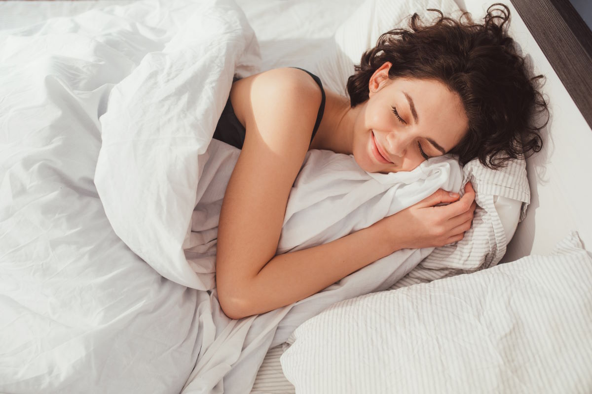 Американские ученые назвали лучшую и худшую позы для сна