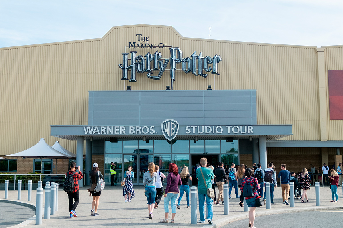 Компания Warner Bros. хочет сделать сериал по книгам про Гарри Поттера